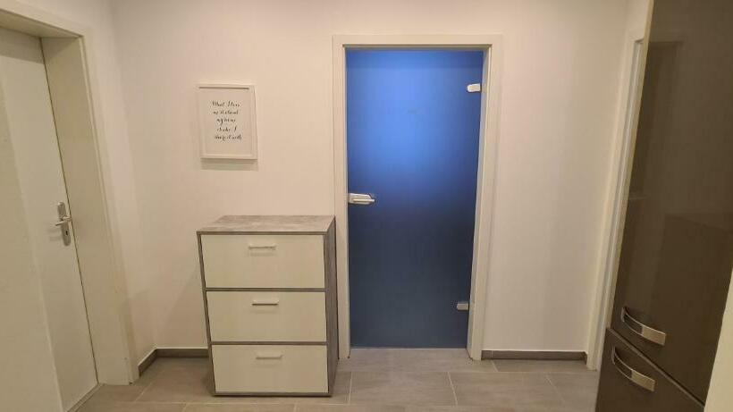 Geli Homes L1   2x Zimmer, 2x Kingsize Bett, 1 Bis 4 Personen, Parkplatz, Tv, Wifi, Top Küche, Kaffe