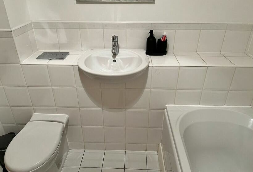 Cosy Flat 2mins Walk From Maidstone Station