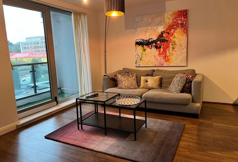 Cosy Flat 2mins Walk From Maidstone Station