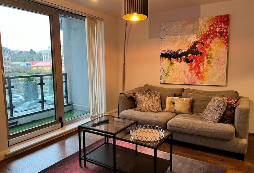 Cosy Flat 2mins Walk From Maidstone Station