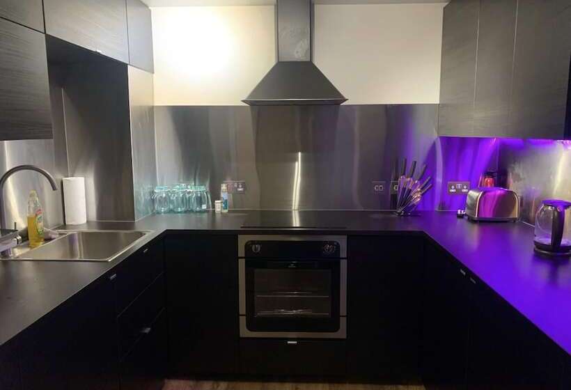 Cosy Flat 2mins Walk From Maidstone Station