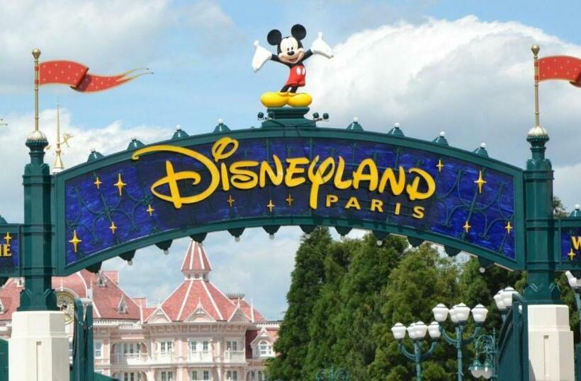 Lilahouse   Disneyland Paris