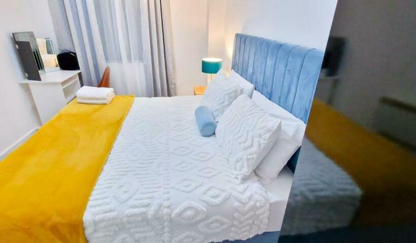 Lovely 2 Bedroom Apartment, Free Parking