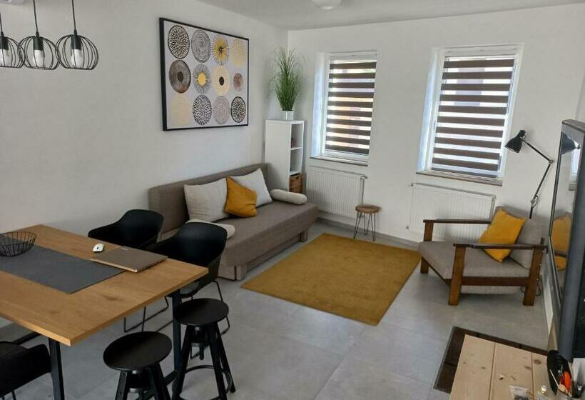 Major11 Apartman   Zsolnay Negyed