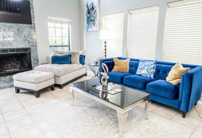 Modern 3 Bedroom Home With Indoor Fireplace!