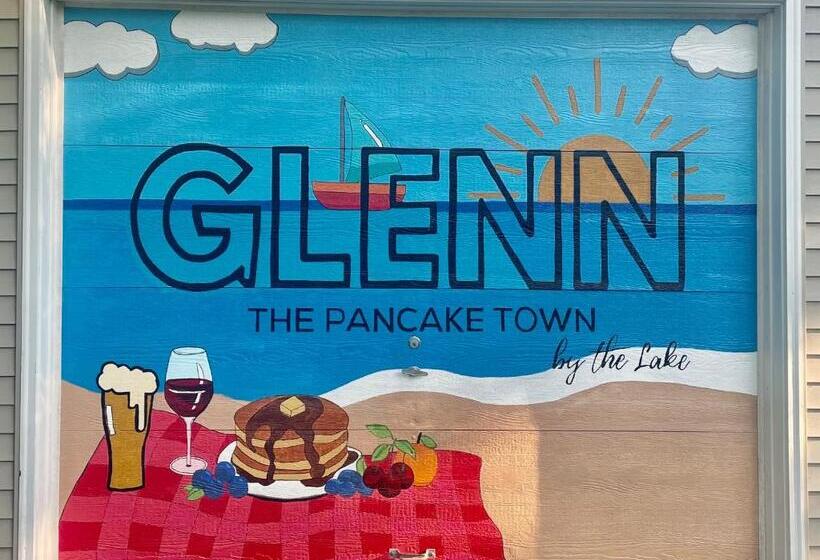 The Charming Glenn Cottage! Walk To Lake Michigan!