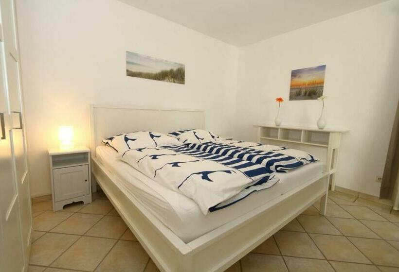 Watthaus 6 Geschmackvolle Erdgeschosswohnung Mit Terrasse Und Strandkorb