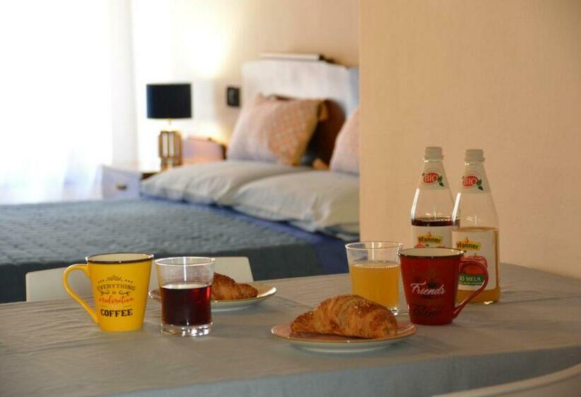 Accogliente Locale Con Terrazzo In Centro Storico