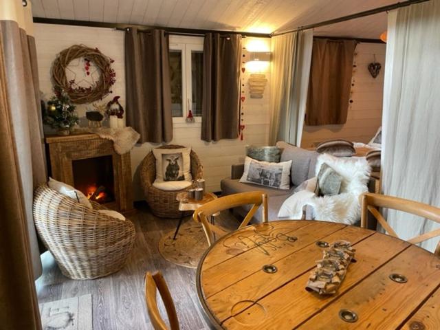 Chalet De La Rule / Vue Panoramique Sur L Aubrac