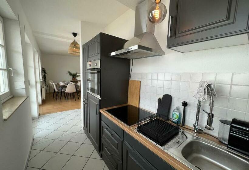 Cozy Livings Viel Platz, Großer Balkon, Stellplatz, Küche