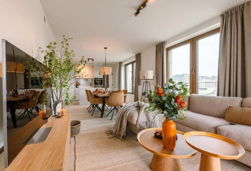 Family Apartment Located By The Sea