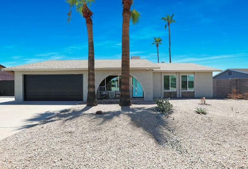 House Of Murals With Heated Pool & Huge Game Room