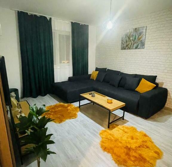 Londof Apartments New Center