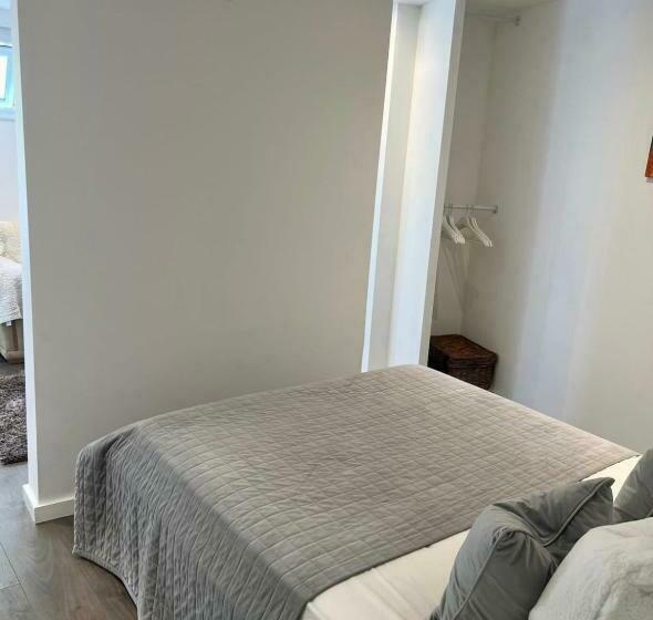 Modern Studio Apartment With Free Wifi