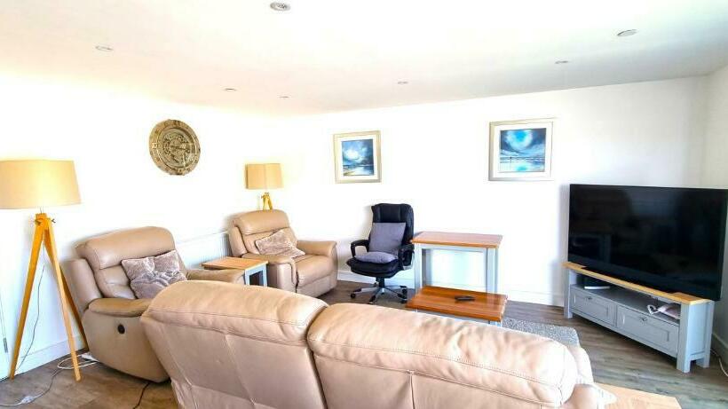 Oceanside, Perranporth