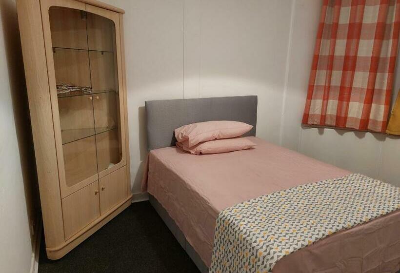 Private Room Near By Glasgow Airport