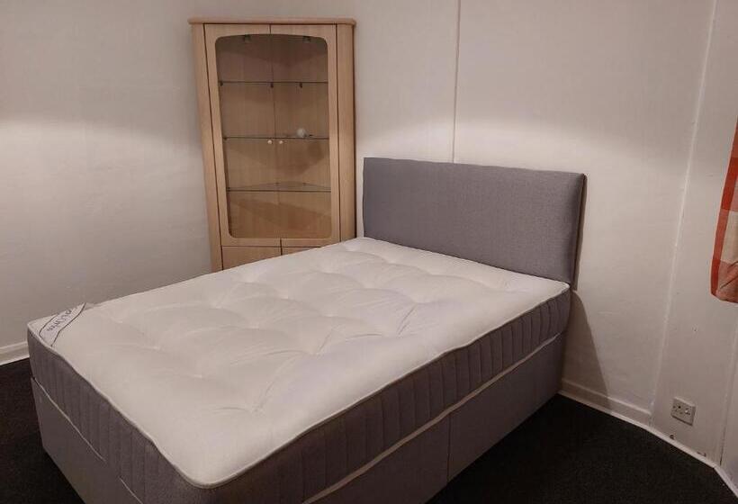 Private Room Near By Glasgow Airport