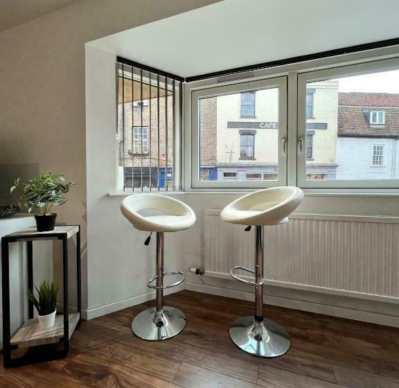 City Center,2 Bedroom Apartment With Parking