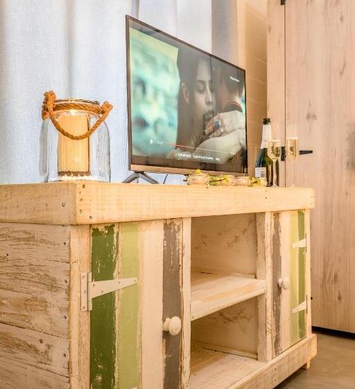 Whale & Tortoise   Lampiesbaai