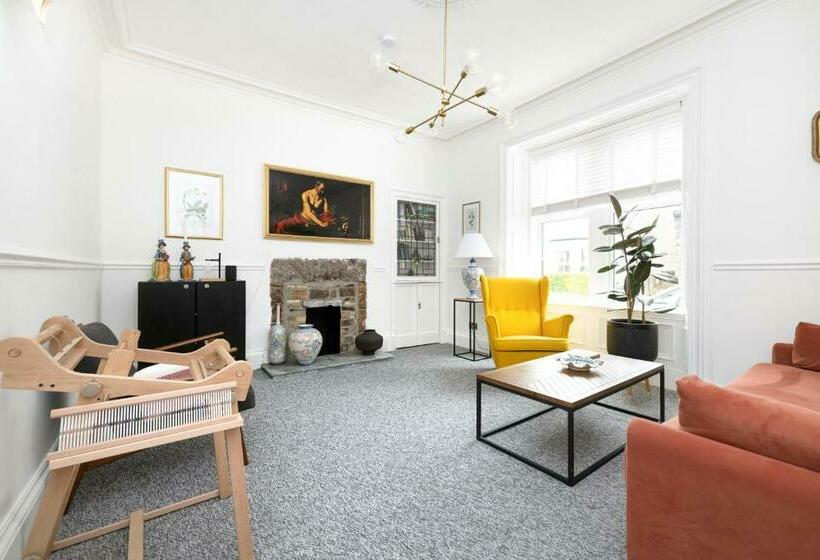 Altido Boutique House Near Ravenscraig Park