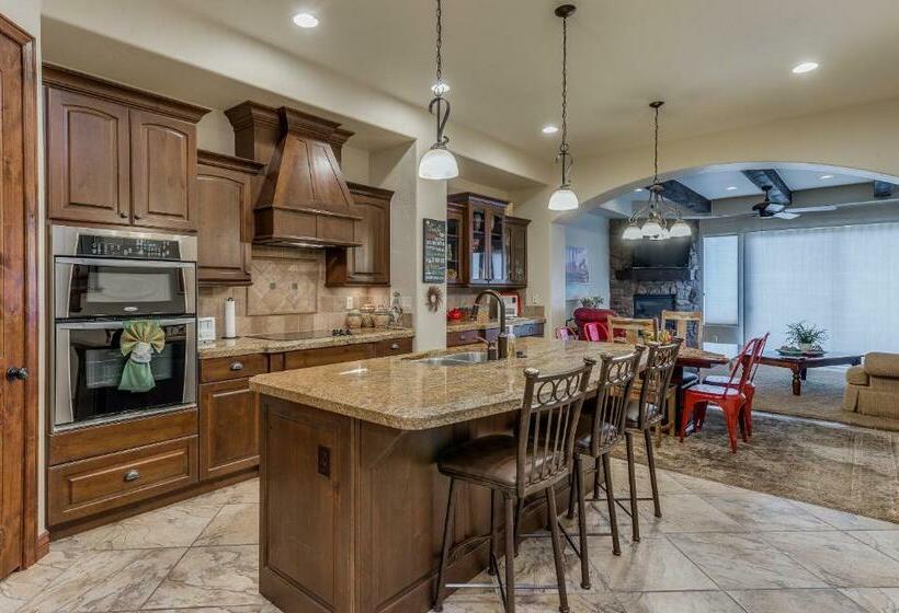 Beyond The Green Golf View! Across From The Pools! Relax And Enjoy!