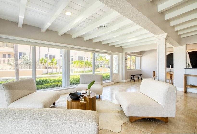 Casa Bermuda By Avantstay Right Across The Street From Fort Lauderdale Beach