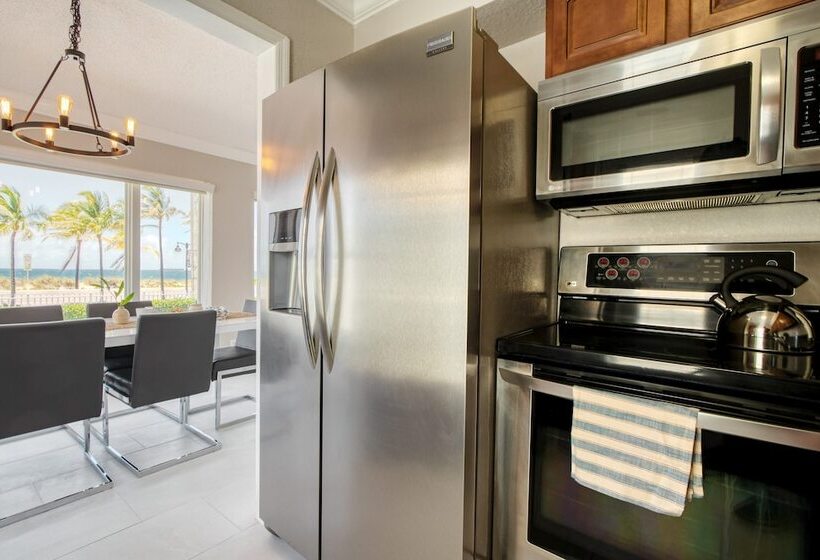 Casa Bermuda By Avantstay Right Across The Street From Fort Lauderdale Beach