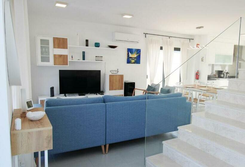 Casa Da Praia   By Sch