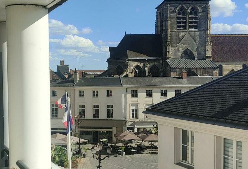 El Circo Foch, Hyper Centre