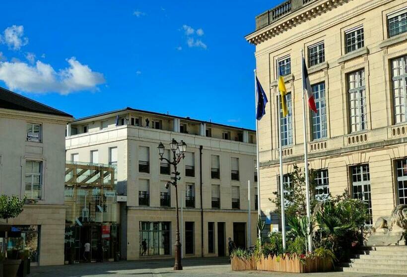 El Circo Foch, Hyper Centre