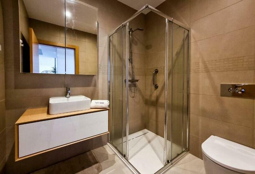 Flh Lagos Central Flat With Terrace