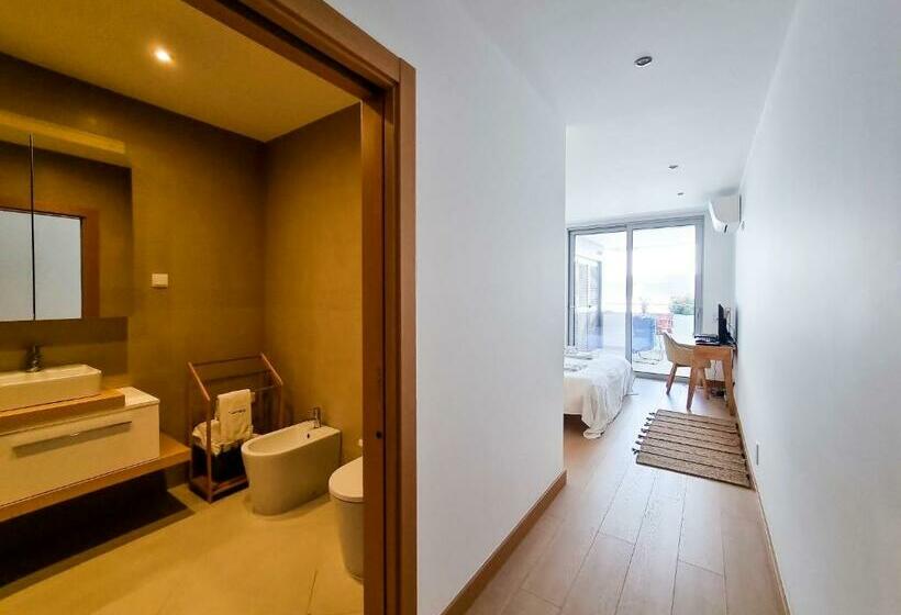 Flh Lagos Central Flat With Terrace