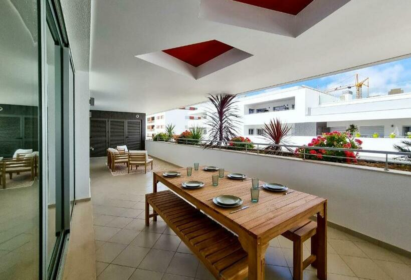 Flh Lagos Central Flat With Terrace