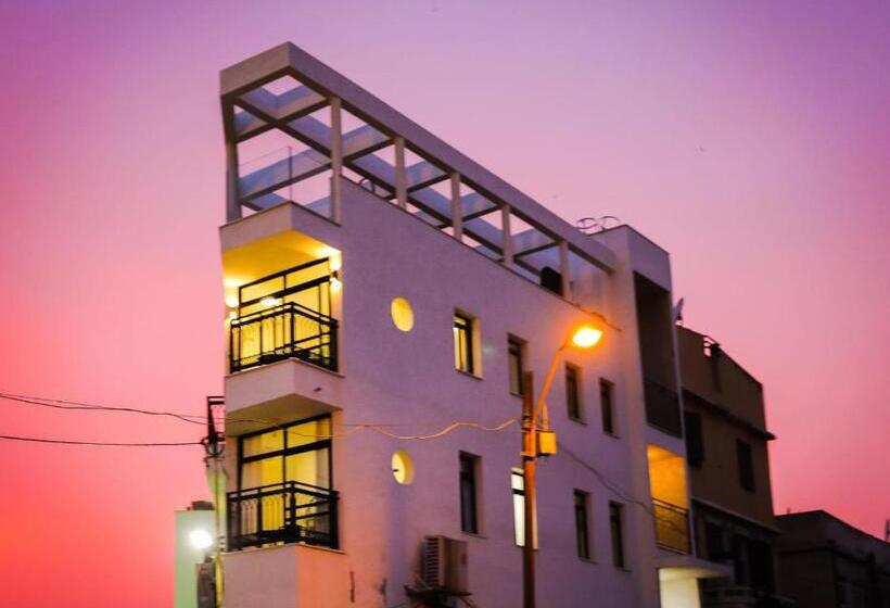 Luxurious Penthouse In Tel Aviv With Pool