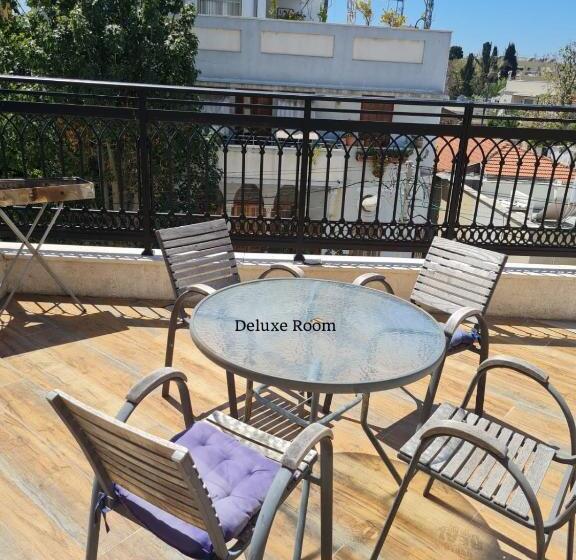 Luxurious Penthouse In Tel Aviv With Pool