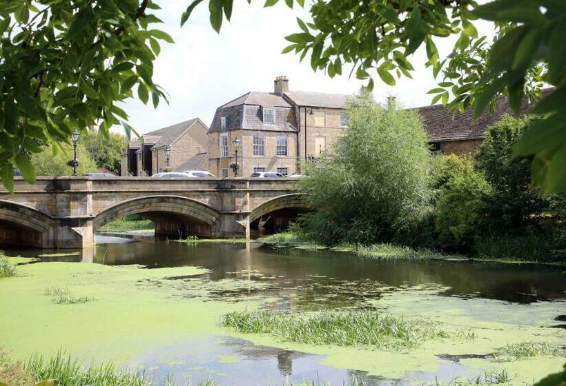 Luxury 3 Bed Apartment In The Heart Of Stamford