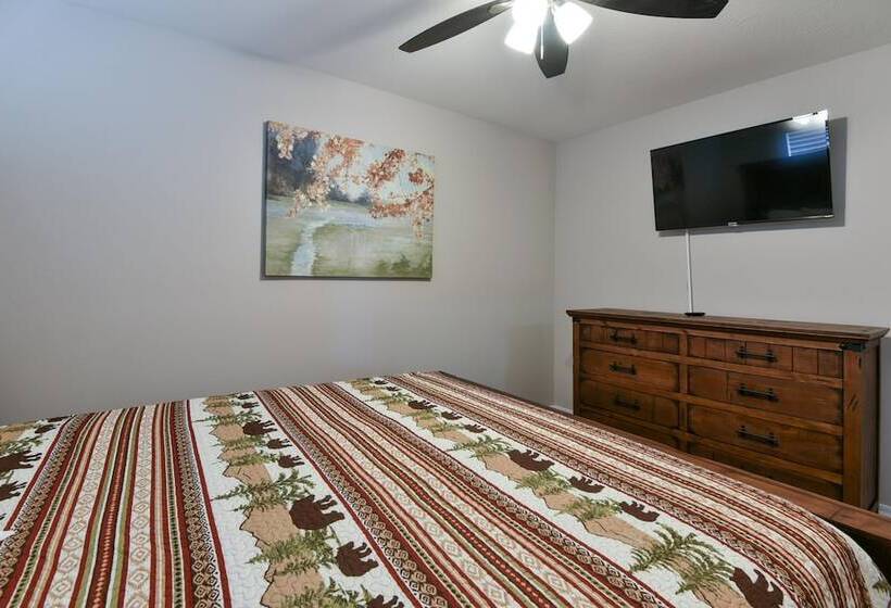 Mystic Cove Condo   Pool   Perfect Location