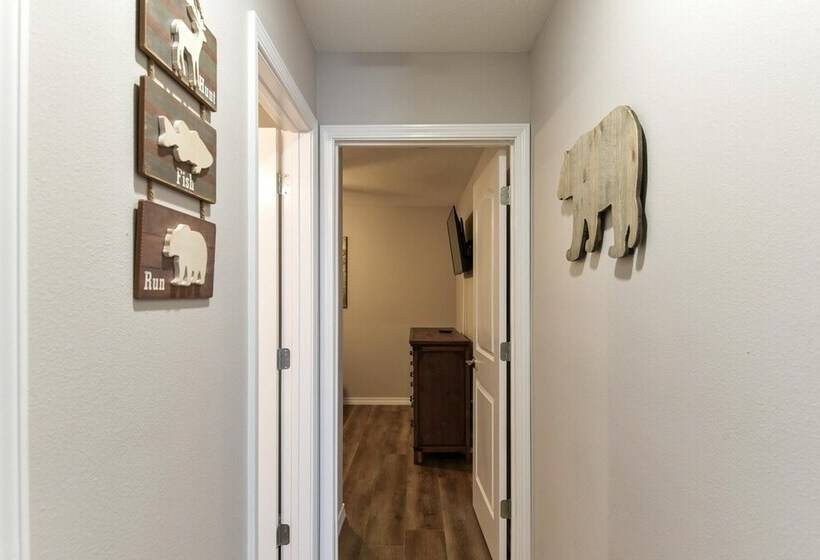 Mystic Cove Condo   Pool   Perfect Location