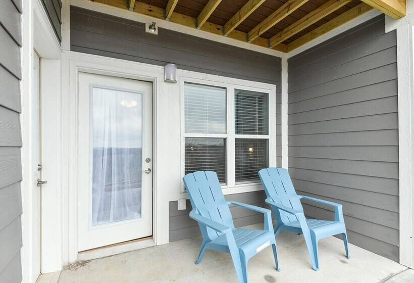 Mystic Cove Condo   Pool   Perfect Location