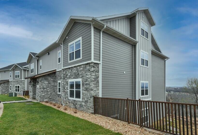 Mystic Cove Condo   Pool   Perfect Location