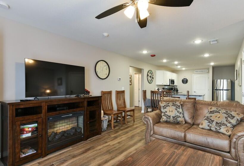 Mystic Cove Condo   Pool   Perfect Location