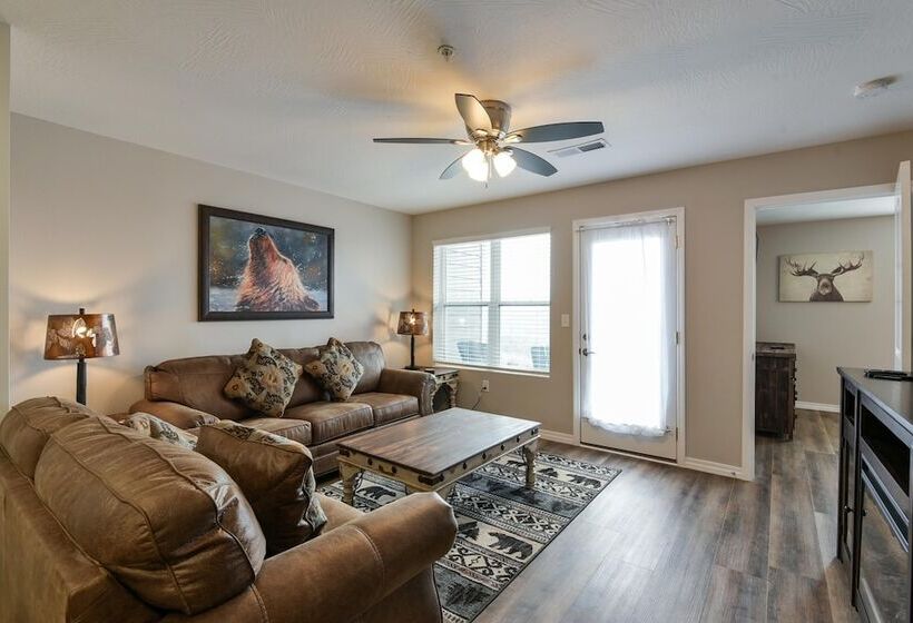 Mystic Cove Condo   Pool   Perfect Location