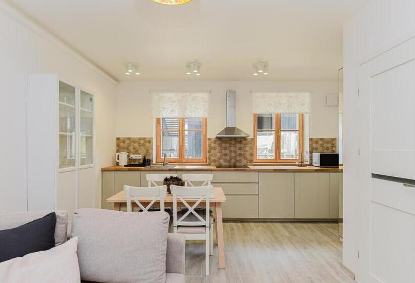 Sengirės Kotedžai Juodkrantė