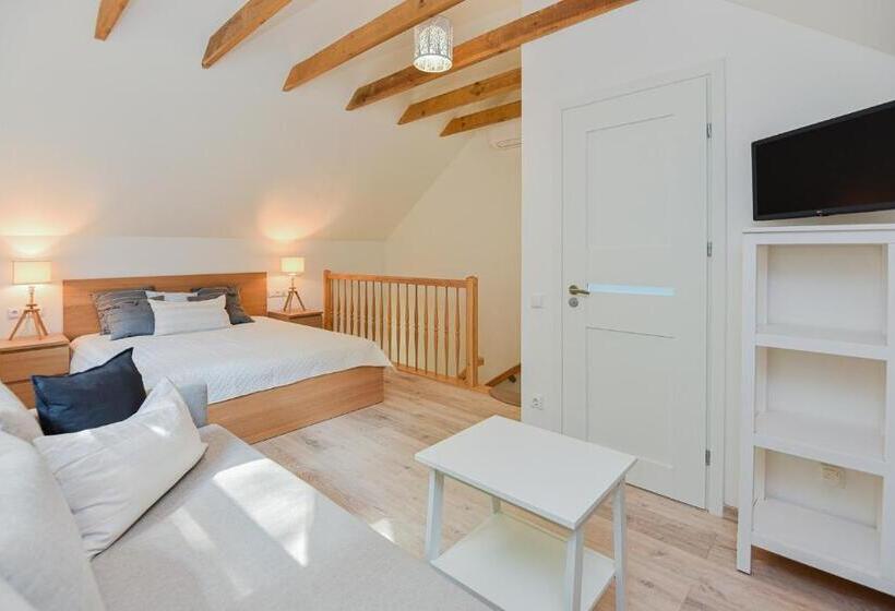 Sengirės Kotedžai Juodkrantė