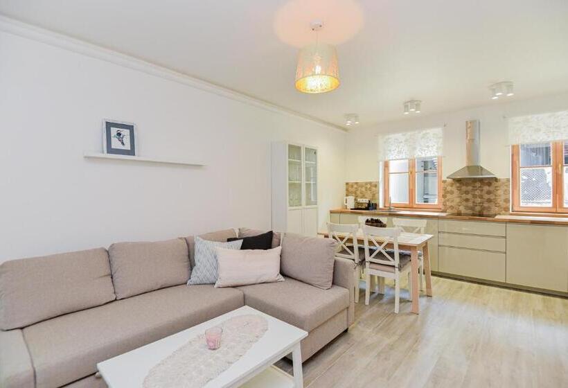 Sengirės Kotedžai Juodkrantė