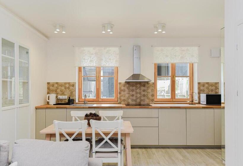 Sengirės Kotedžai Juodkrantė