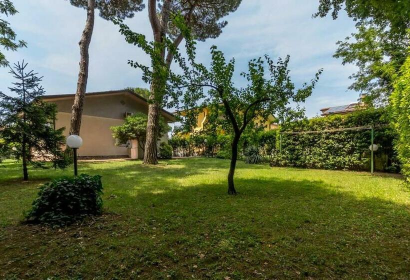 Villa Esclusiva Con 1000mq Di Giardino