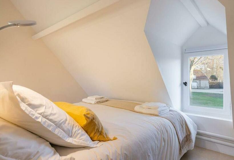 Bagatelle Avec Jardin Et Piscine Chauffée