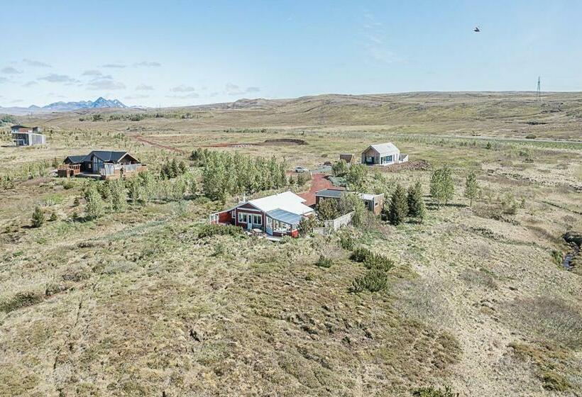 Beautiful Lakehouse By The Golden Circle   Fishing