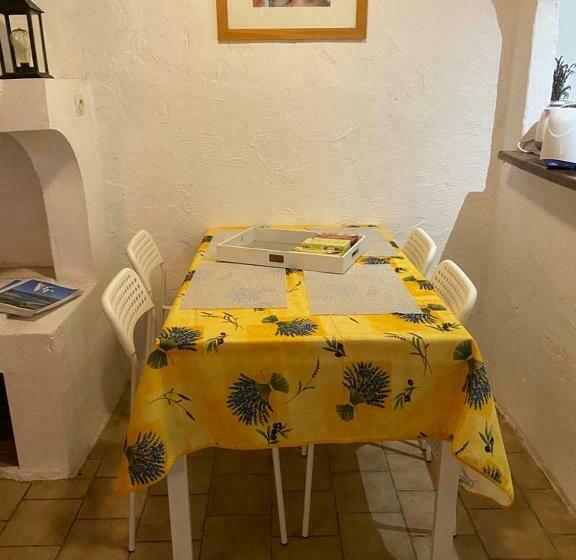 Charmante Petite Maison De Village Au Centre